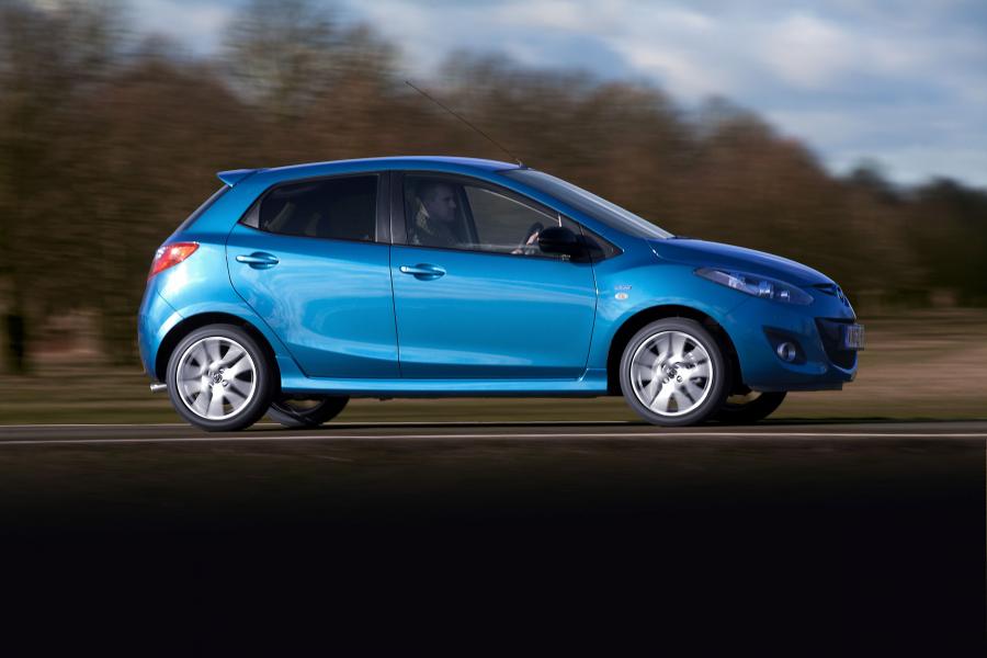  Mazda2 Venture Edition 2013 года  (UK) (фото 17 из 19)